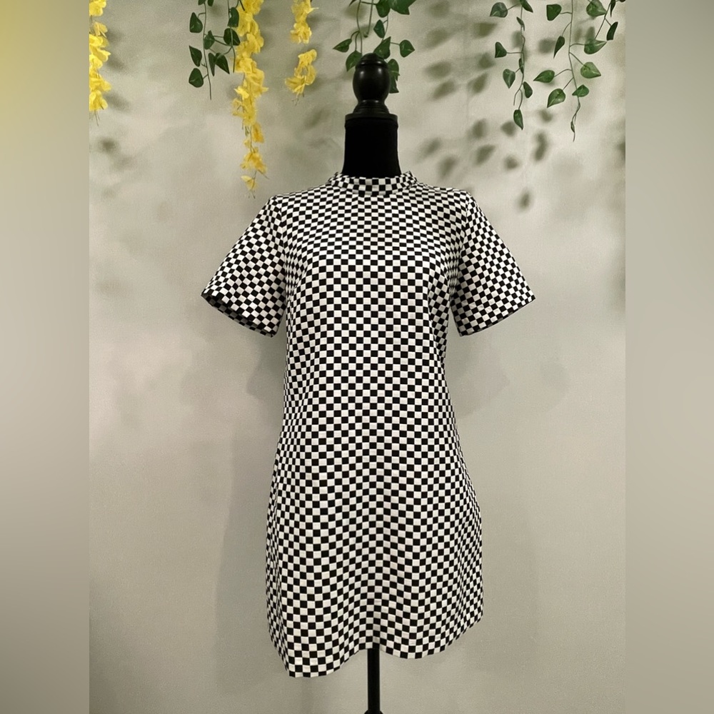 Cute ZARA checkered mini mod dress size medium